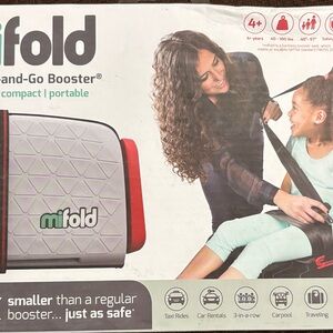 Mifold Grab-and-Go Booster Seat